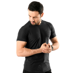 T-shirt de sport en maille noire à séchage rapide pour homme, extensible dans les 4 sens, anti-transpiration, coupe droite, pour la gym, l'entraînement et le sport - Product Image 1