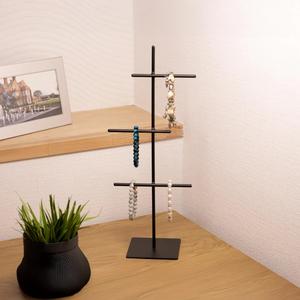 Expositor Vertical de Joyería con Barras Cruzadas Escalonadas, Diseño que Ahorra Espacio, Organizador de Collares y Pulseras, Almacenamiento Elegante - Product Image 1