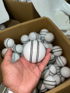 ลูกคริกเก็ตสีขาวดำ ขนาดสำหรับผู้ชาย ผู้หญิง และเยาวชน - Product Image 2