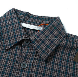 เสื้อเชิ้ตผู้ชายผ้าถักเนื้อนุ่มระบายอากาศได้ดี น้ำหนัก 160 กรัม ผลิตจากโพลีเอสเตอร์/คอตตอน ซาติน สีพื้น สไตล์ลำลอง ป้องกันการยับ กระดุมเดี่ยว ปกคอพับได้ - Product Image 2