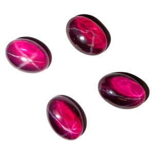 Rubis étoilé transparent ovale 10x14 mm 8 carats, cabochon poli créé en laboratoire avec effet étoile à 6 branches pour la fabrication de bijoux - Product Image 3