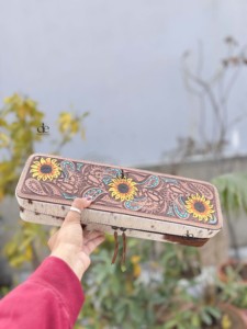 Étui de voyage en cuir repoussé résistant à la chaleur, en fourrure de vache, pour outils capillaires (lisseur et fer à boucler) - Grande Vente - Product Image 3