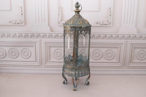 Farol de metal con acabado verde premium y paneles de vidrio, perfecto para la decoración de la sala de estar y el vestíbulo o para regalar, procedente de la India. - Product Image 5