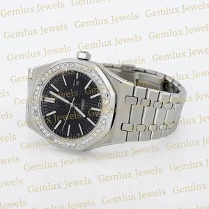 Diseño de lujo Cara negra Acero inoxidable Fecha automática Bisel de diamante Movimiento automático Reloj de diamantes para hombres - Product Image 3