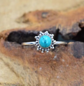 Anillo de Plata de Ley 925 con Turquesa Azul Natural, Diseño de Flor Redonda, Joyería Elegante Hecha a Mano, Piedra de Nacimiento de Diciembre - Product Image 2