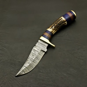 Cuchillo de Caza Profesional Hecho a Mano con Hoja Fija de Damasco, Mango de Asta de Ciervo, Punta Caída, 7 Pulgadas de Longitud Total, Grado Industrial, 3 Años de Garantía - Product Image 3