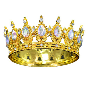 Décoration de gâteau en plastique en forme de couronne pour la Saint-Valentin, Noël, anniversaire, mariage, baptême - Tiara dorée ou argentée pour gâteau - Product Image 5