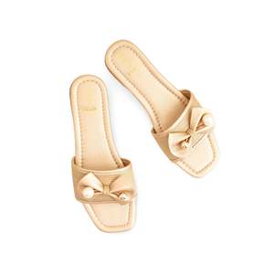 Pantoufles de sport formelles beiges FR8298 - Product Image 1