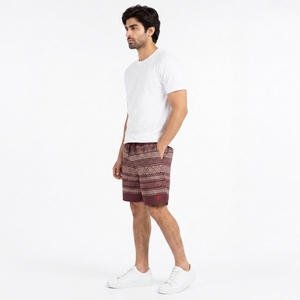 Pantalones cortos ligeros para hombre diseñados con materiales transpirables para máxima comodidad durante actividades al aire libre y entrenamientos. - Product Image 3