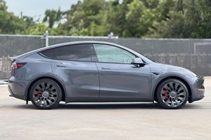 รถยนต์มือสอง Tesla Model Y Performance SUV ปี 2022 พร้อมส่งทั่วโลก - Product Image 6