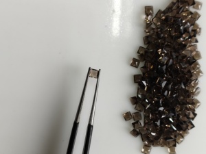 ควอตซ์สโมคกี้ธรรมชาติ 3 มม. ทรงสี่เหลี่ยมเจ้าหญิงคัท คุณภาพดีที่สุด พลอยเม็ดเดี่ยวสำหรับทำเครื่องประดับและสร้อยคอ - Product Image 5