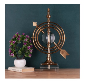 Diseño abstracto de lujo Artesanía decorativa de metal para el hogar Escultura de mesa de tamaño largo elegante y más exigente de oro para decoración del hogar - Product Image 1