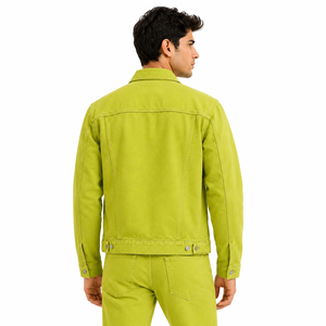 Veste en jean moderne pour homme offrant une coupe confortable, une construction durable et un aspect classique, idéale pour un usage quotidien. - Product Image 3