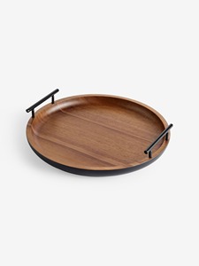 Plateau de service rond en bois poli avec poignées en métal noir, style nordique, plateau décoratif avec design classique pour servir les aliments - Product Image 1