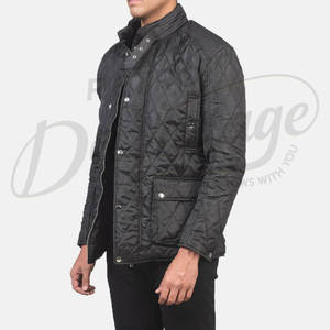 Chaqueta Acolchada Negra Personalizada para Hombre, Corte Entallado, Acolchado de Diamantes, Abrigo de Invierno con Múltiples Bolsillos y Cuello con Hebilla Ajustable - Product Image 5