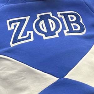 Ensemble court en chenille bleu royal Zeta Phi Beta pour femmes, avec lettres grecques brodées, tenue décontractée en deux pièces - Product Image 3