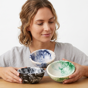 Bol de service en résine écologique, design unique en mousse de terre, qualité alimentaire, passe au lave-vaisselle, empilable, tailles et couleurs personnalisables, pour les fêtes - Product Image 1