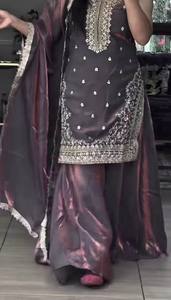 Traje Sharara de Georgette Sintética Bordado para Mujer, Conjunto con Dupatta, Adorno de Lentejuelas, Traje para Bodas y Fiestas Indias y Pakistaníes - Product Image 3