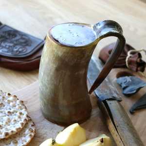 Jarra de cuerno Thor, taza ecológica con base de madera, hecha a mano, auténtica taza vikinga de cuerno para hidromiel, cerveza, de la India. - Product Image 6