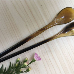 Cuillère artisanale en corne de buffle naturelle, polie à l'agate, design élégant en forme d'animal, décoration d'intérieur d'Inde - Product Image 1