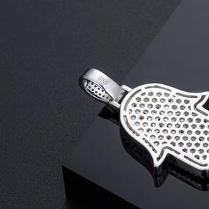 Elegantes Collares con Colgante de Diamantes Pavé de Moissanita S925 para Hombre - Product Image 3