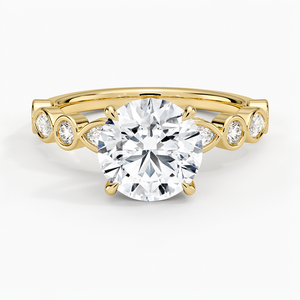 Anillo de compromiso de diamantes solitario de alto perfil con engaste alternado y racimo de diamantes - Product Image 1