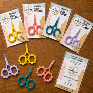Ciseaux circulaires bicolores Putford pour broderie, mini, blancs, mignons, avec lame en acier inoxydable et manche en plastique, pour droitiers - Product Image 3
