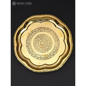 Diseño floral Ritual Thali Escultura de latón hecha a mano - Product Image 2