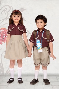 Conjunto de uniforme de verano de alta calidad para niños de escuela primaria unisex Venta al por mayor Camisas para niños Pantalones cortos para niñas de algodón - Product Image 2