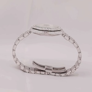 นาฬิกาข้อมือทรง Tonneau สแตนเลสสตีลสุดหรู สำหรับทุกเพศ  ระบบควอตซ์  หน้าปัดประดับเพชร  แสดงวันที่  ตัวล็อคแบบพับได้ ขนาด 41 มม. - Product Image 4