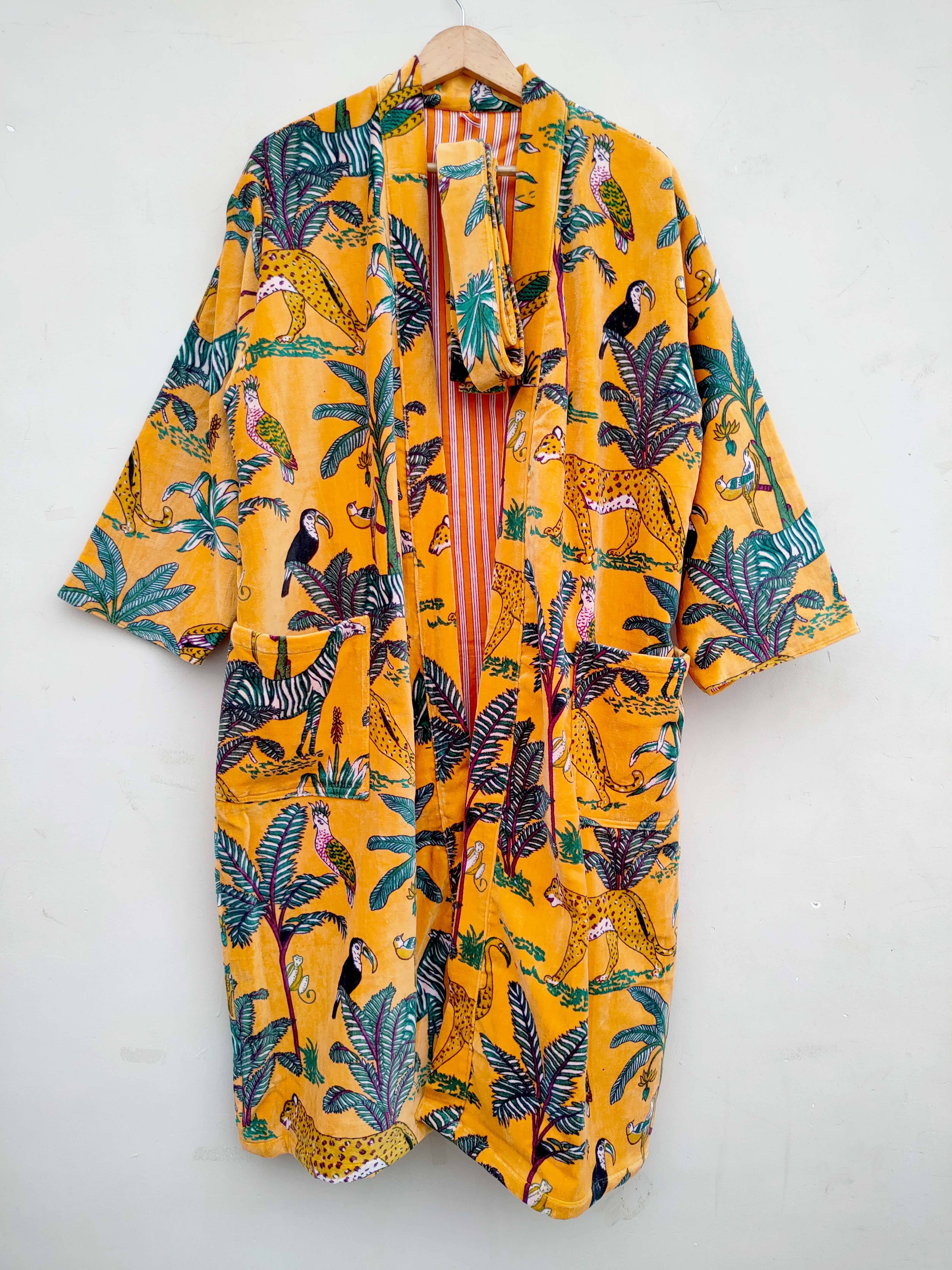 สีเหลือง