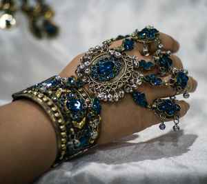 ชุดเครื่องประดับเจ้าสาวอินเดียขายส่ง สวยงามสำหรับผู้หญิง ทำด้วยมือ ชุบทอง ต่างหูแบบโบราณ พร้อมสร้อยคอแบบโชคเกอร์ - Product Image 5