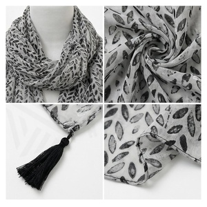 Pañuelo de Chifón para Mujer con Estampado de Hojas, Borlas Largas, Elegante, Multifuncional, Accesorio de Moda para Todas las Temporadas - Product Image 5