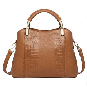 Sac fourre-tout vintage en cuir souple pour femmes, sac à main décontracté pour le shopping avec grande capacité, poignées robustes, poches de rangement organisées - Product Image 1