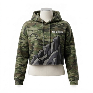 Sweat à capuche court imprimé Woodland pour femme – Vêtements d'hiver personnalisés – Sweat-shirt tendance pour femme - Product Image 3