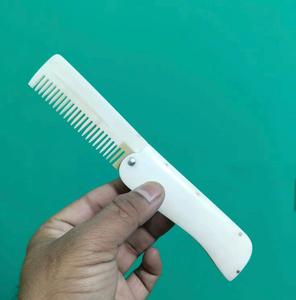 Peigne à barbe en os moderne de qualité supérieure, écologique, avec étui, poli, sculpté, style religieux, motif animal, couleur naturelle HASAN CRAFT - Product Image 3