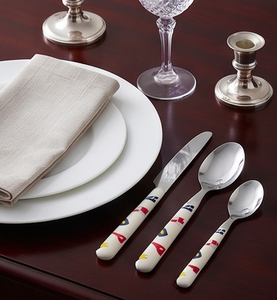 Juego de cubiertos novedosos con mangos con diseño de bandera, de acero inoxidable, aptos para lavavajillas, para fiestas y uso en la cocina. - Product Image 4