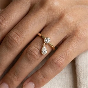 Anillo de compromiso chapado en oro amarillo con corte de pera y engaste de bisel, estilo gota de agua, romántico para mujer - Product Image 3