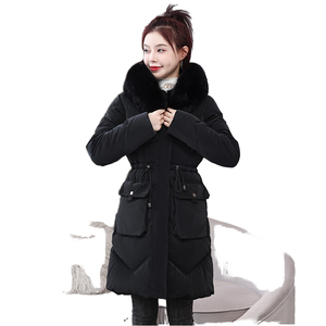Manteau d'hiver chaud et tendance pour femme, avec capuche longue en fourrure personnalisée et poches décoratives - Product Image 6