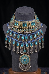 Ensemble de bijoux tribaux afghans Kuchi faits à la main, collier ras du cou vintage avec miroir et pièces de monnaie, boucles d'oreilles, accessoires de mariée traditionnels - Product Image 2