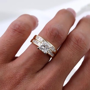 แหวนแต่งงานเพชรทรงปรินเซสคัทเพาะเลี้ยงในห้องปฏิบัติการ ทองคำแท้ 14K ดีไซน์เรียบหรู ประดับเพชรแบบหนามเตย น้ำหนัก 2.50 กะรัต รับรองโดย IGI ระดับ VS+ - Product Image 5
