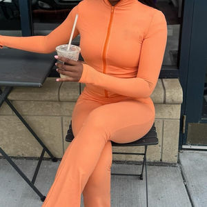 Ensemble de survêtement personnalisé pour femmes Y2K avec logo personnalisé, veste zippée intégrale et pantalon évasé, ensemble 2 pièces pour la gym et le fitness, vêtements de sport pour femmes - Product Image 5