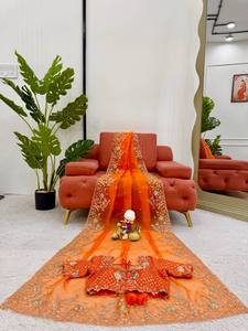 Sari de soirée pour femme en organza de soie brodé avec des broderies de fils et de paillettes, effet scintillant, avec chemisier - Product Image 6