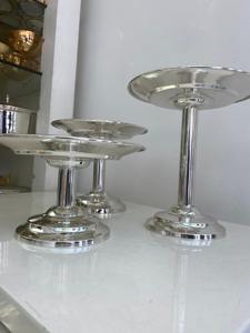 ขาตั้งเค้กโลหะเคลือบเงินคลาสสิก พร้อมกระจกเงา เหมาะสำหรับตกแต่งบ้าน งานอีเว้นท์ และเป็นของขวัญพรีเมียมจากอินเดีย - Product Image 4