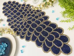 Chemin de table brodé à motif floral bleu marine et or, décoration de luxe pour la maison, lavable - Product Image 1
