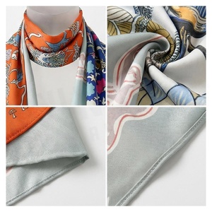 Pañuelo de Seda Cuadrado para Mujer PANJÉ, Estampado Floral, Elegante Accesorio de Moda Multifuncional para Todas las Temporadas - Product Image 5