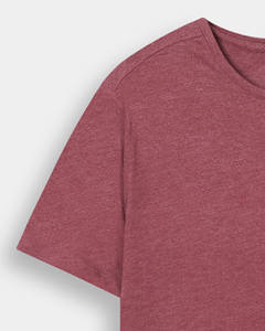 T-shirt classique pour homme de couleur bordeaux, fabriqué au Pakistan, de qualité supérieure, style tendance, en vente en ligne, tenue d'été. - Product Image 3
