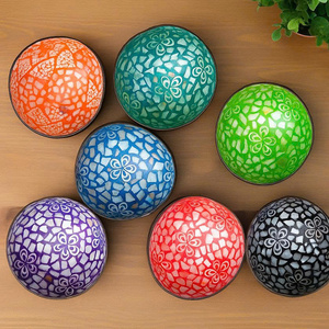 Décoration d'intérieur artisanale haut de gamme en coquille de noix de coco légère et moderne avec nacre, écologique, fournisseur en gros du Vietnam - Product Image 5