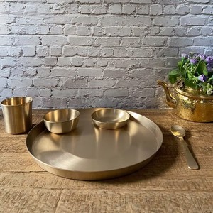 Juego de Cena Thali de Latón Vintage con Vasos, Tazones y Cucharas, Vajilla India de Latón para Regalo de Boda, Servicio de Restaurante, Venta al por Mayor - Product Image 1