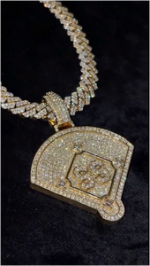 Colgante Personalizado de Hip Hop con Diseño de Escudo de Letras Iced Out y Moissanita Redonda, Joyería Bling - Product Image 2